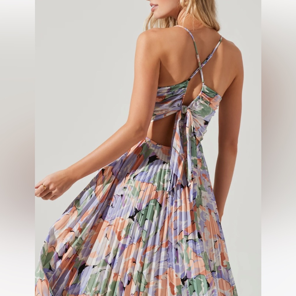 ASTR Blythe floral midi dress - Picture 3 of 4